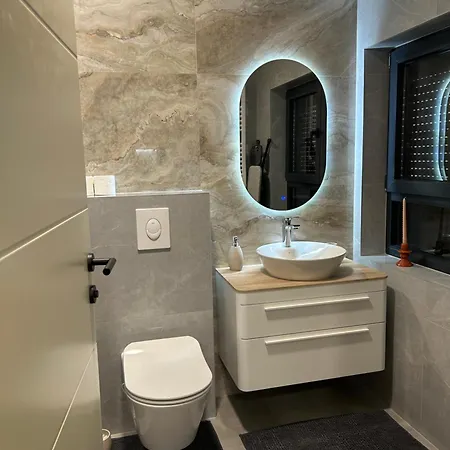 Mirabilis Apartment *